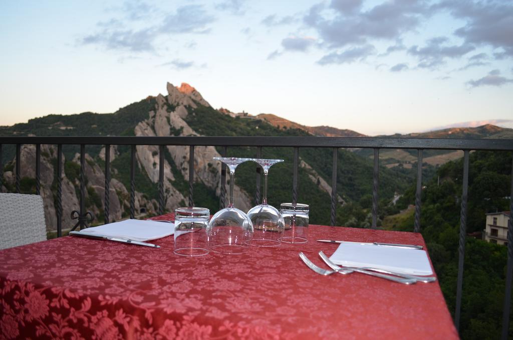 La Locanda Di Castromediano Castelmezzano Exterior photo