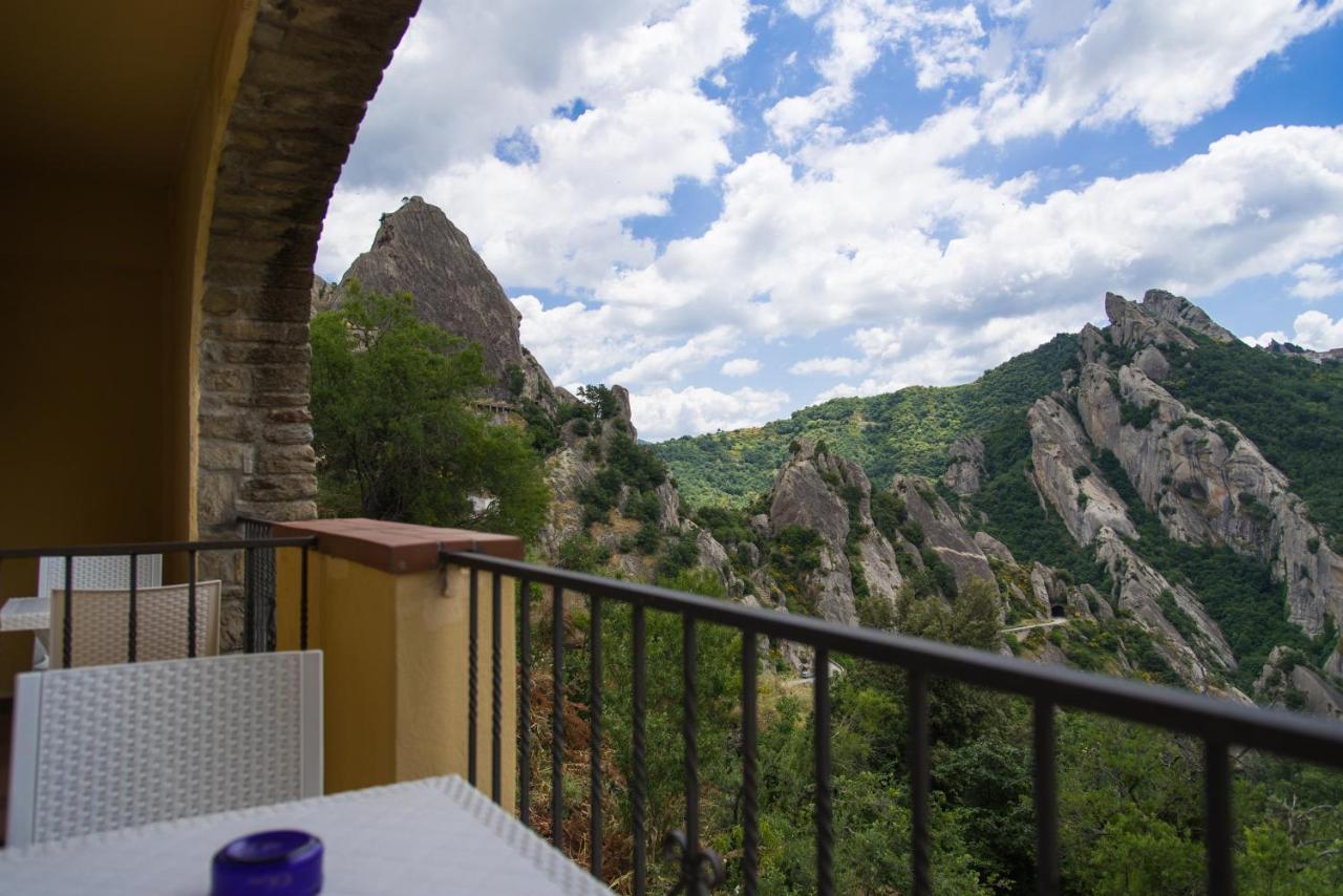 La Locanda Di Castromediano Castelmezzano Exterior photo